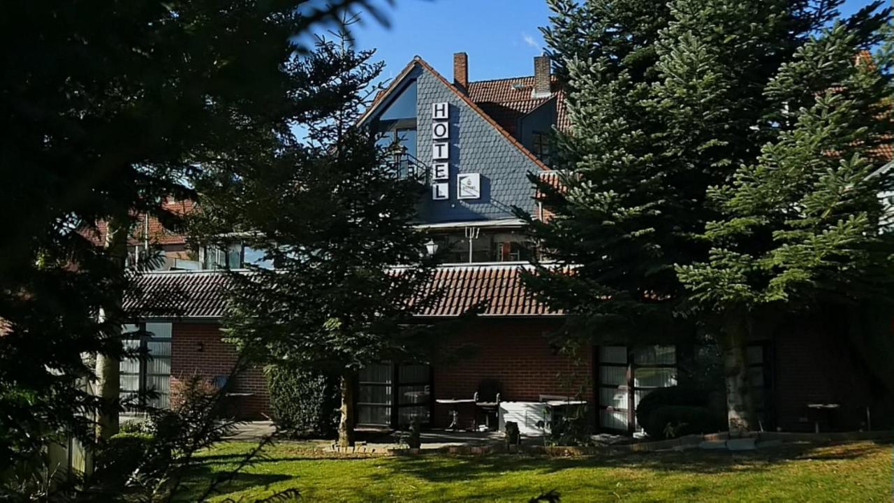 Hotel Restaurant Landluft Aerzen Exterior photo